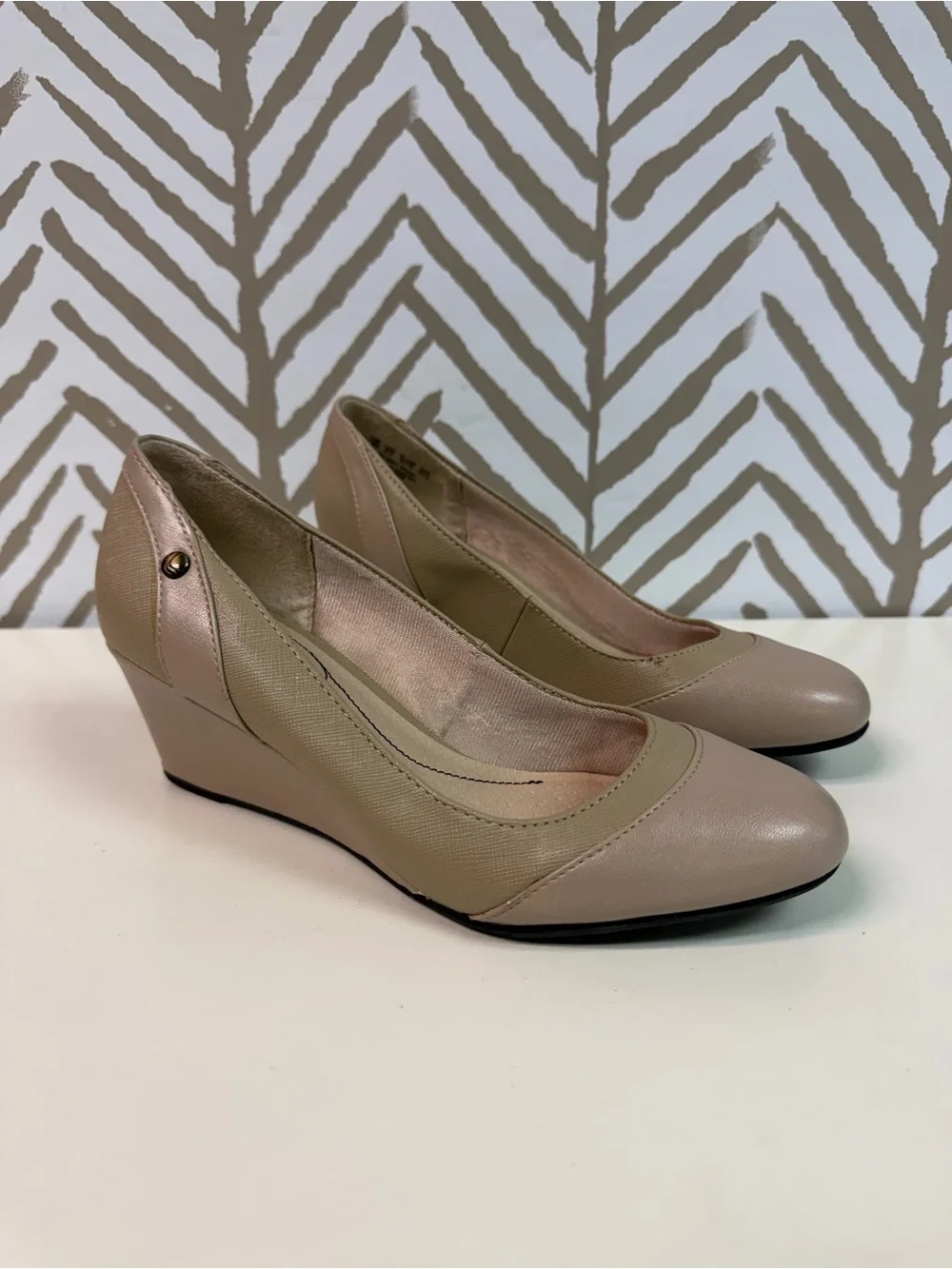 Life Stride Dreams Dress Wedge in Classic Stone Size 7.5
